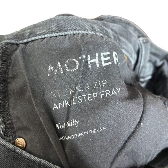 Mother The Stunner Step Fray Jeans Not Guilty Black Women’s Size 27 Raw Hem - Picture 7 of 13